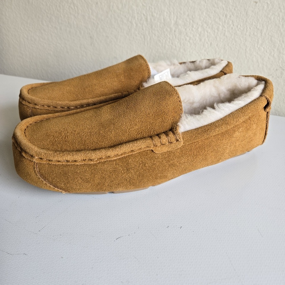 Koolaburra by UGG Tipton Comfy Suede Slip On Moccasin Men's Size 9 Chestnut New